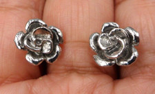 Orecchini Piccoli Rosa 3D