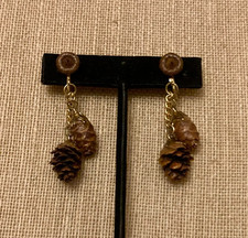 Orecchini pendenti pigna